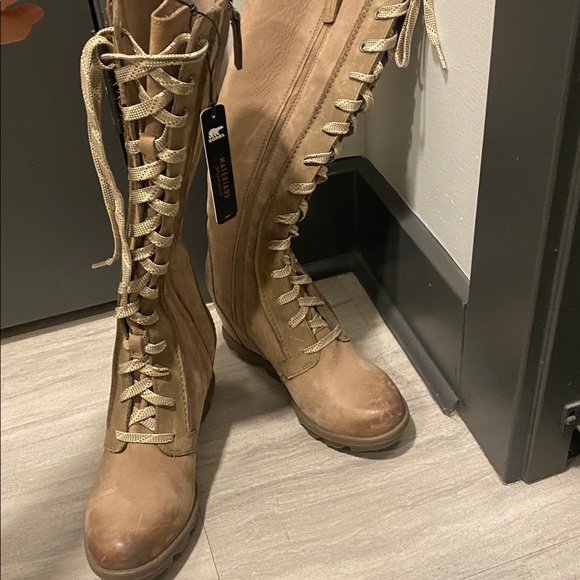 NWT Sorel Boots - Picture 3 of 4